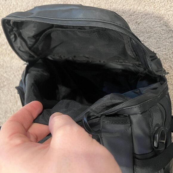 Wandrd Carryall Duffel 40L - Picture 5 of 5